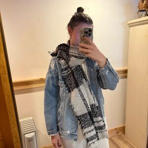 Cozy Plaid Black and White Scarf